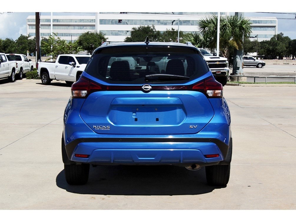 2023 Nissan Kicks SV photo 4