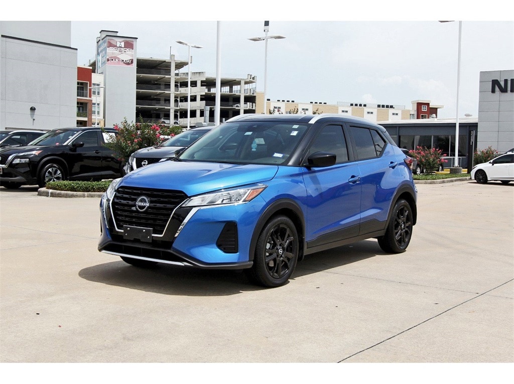 Used 2024 Nissan Kicks SV with VIN 3N1CP5CV4RL547434 for sale in Houston, TX