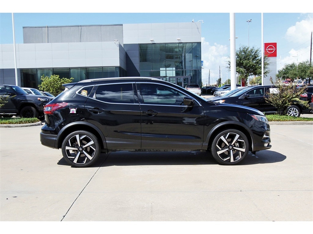 2022 Nissan Rogue Sport SL photo 7
