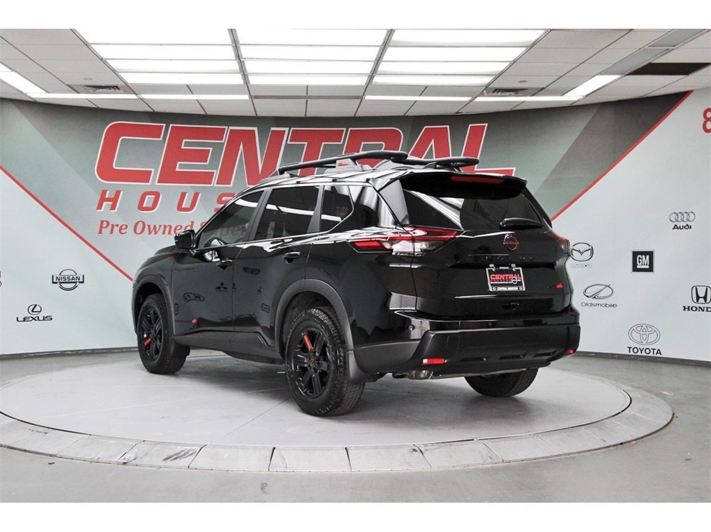 2026 Nissan Rogue SV photo 4