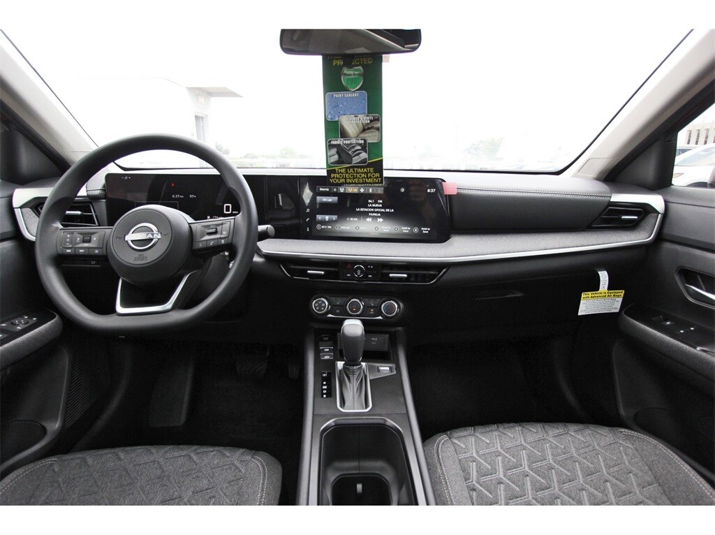 2025 Nissan Kicks SV photo 7