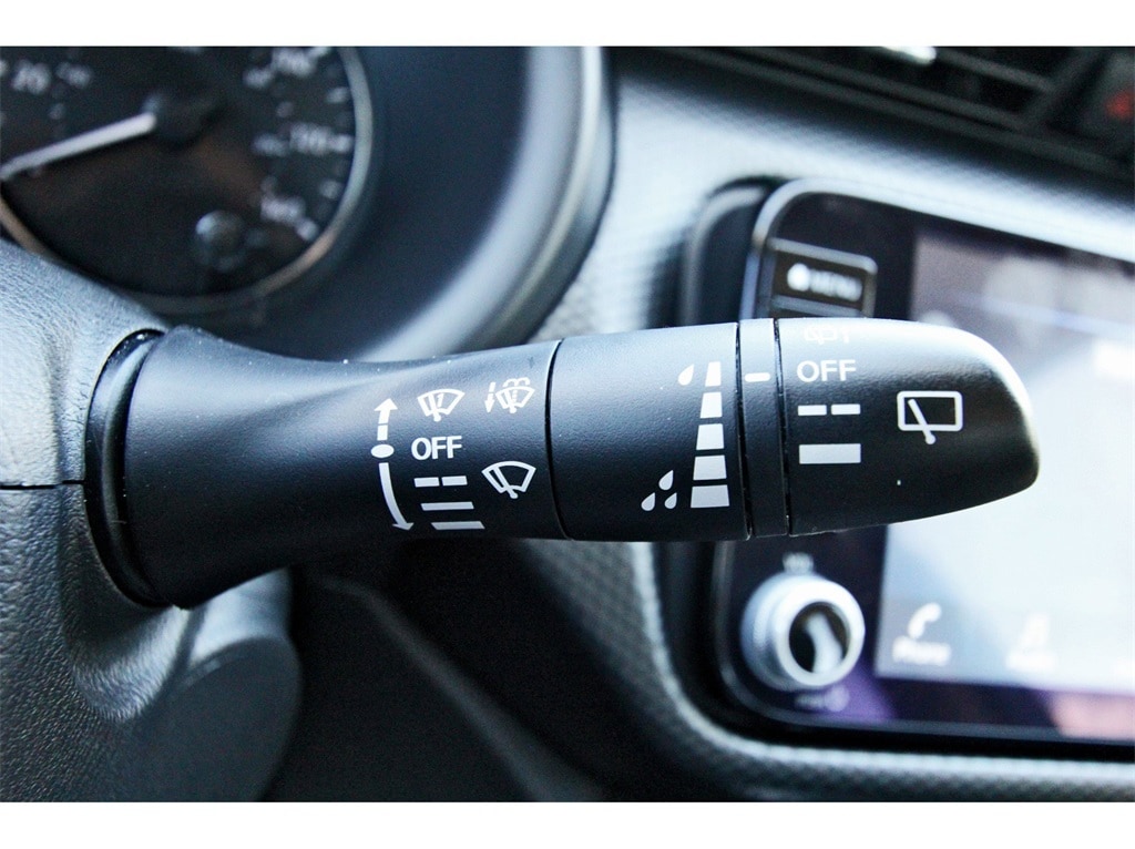 2023 Nissan Kicks SV photo 12