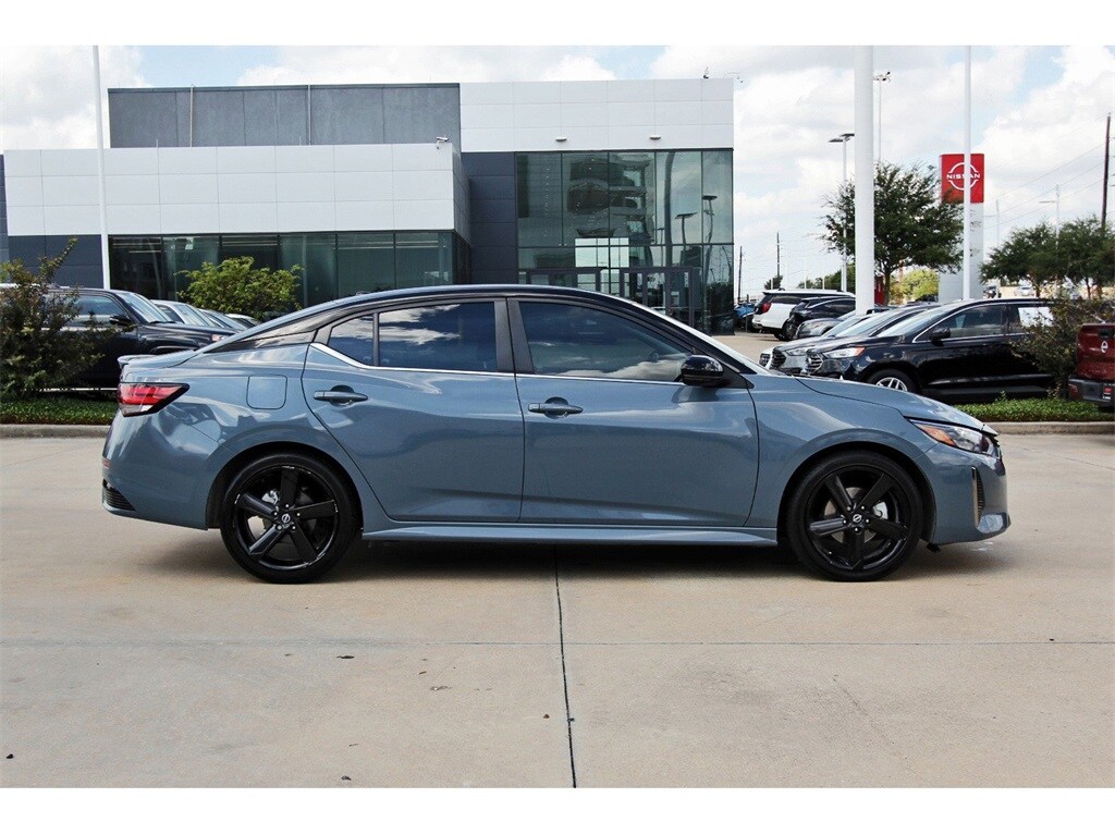 2024 Nissan Sentra SR photo 6