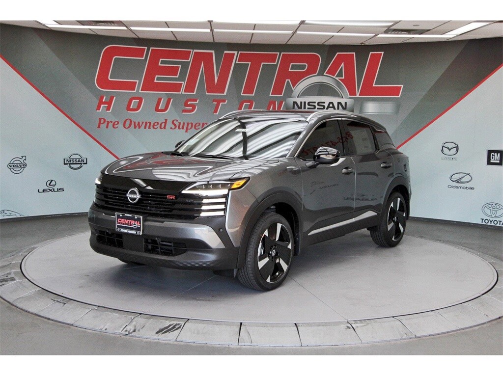 2026 Nissan Kicks SR photo 2