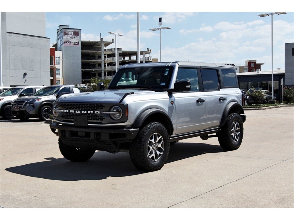 2022 Ford Bronco Badlands photo 2