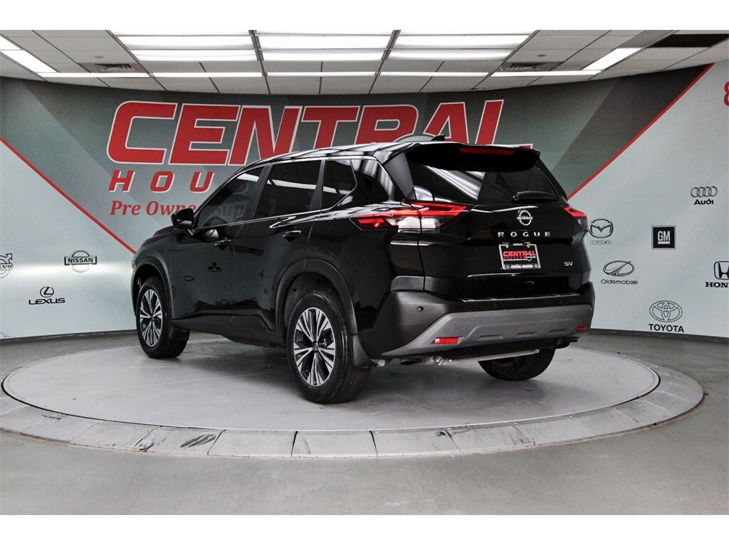 2023 Nissan Rogue SV photo 4