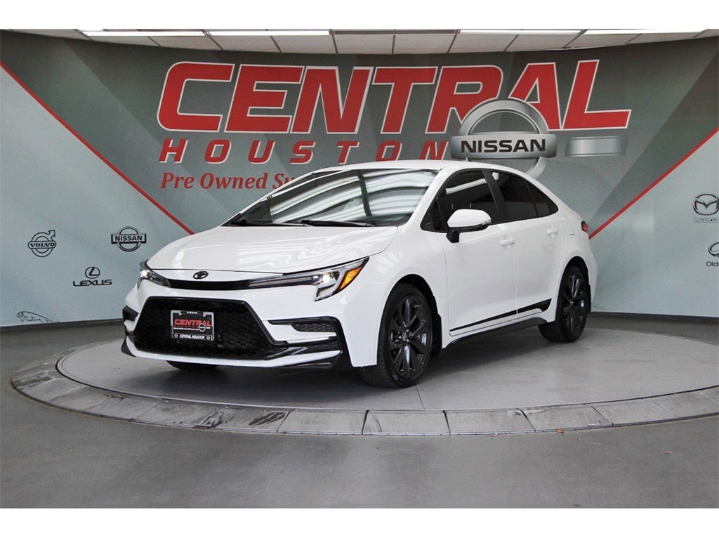 Used 2024 Toyota Corolla SE with VIN 5YFS4MCE0RP213836 for sale in Houston, TX