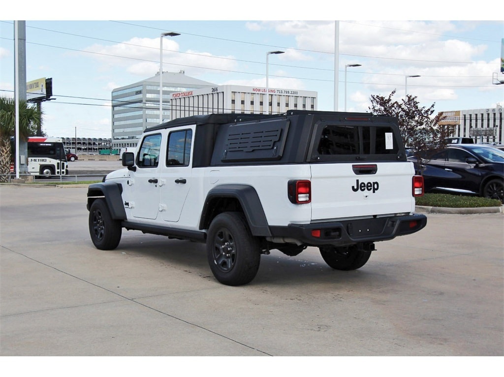 2022 Jeep Gladiator Sport photo 4