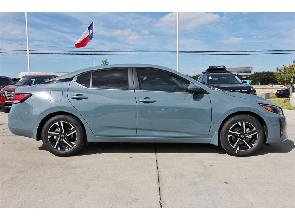 2025 Nissan Sentra SV photo 5