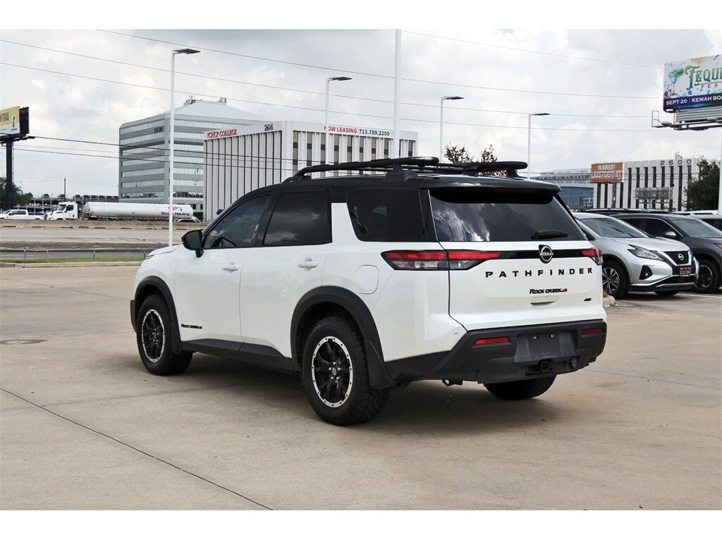 2024 Nissan Pathfinder Rock Creek photo 2