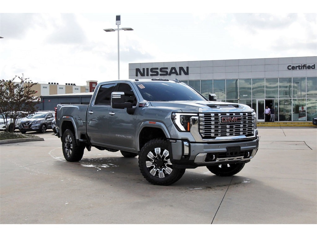 2025 GMC Sierra 2500HD Denali's photo