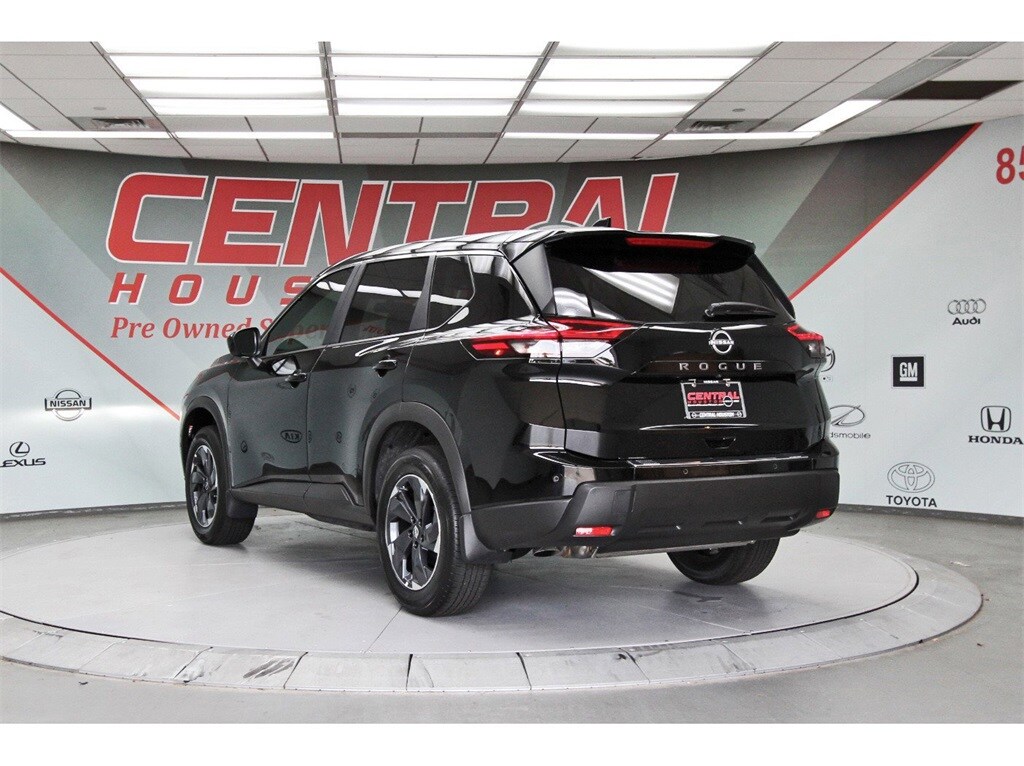 2026 Nissan Rogue SV photo 4