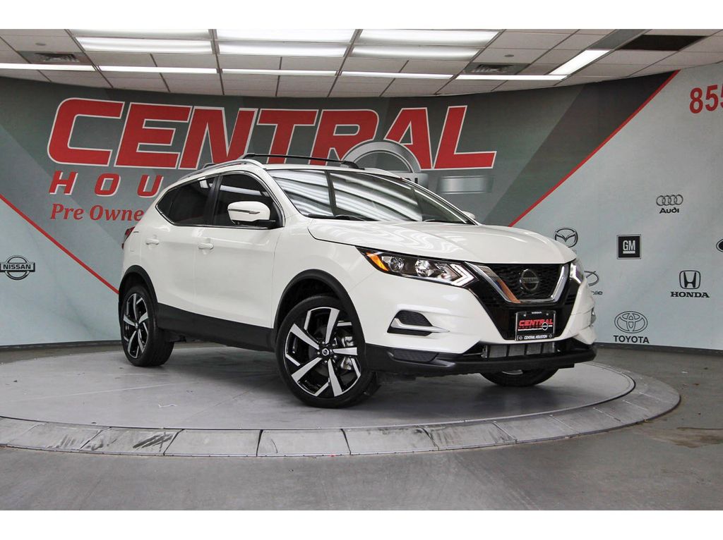 2022 Nissan Rogue Sport SL FWD's photo