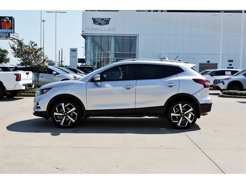 2022 Nissan Rogue Sport SL photo 2