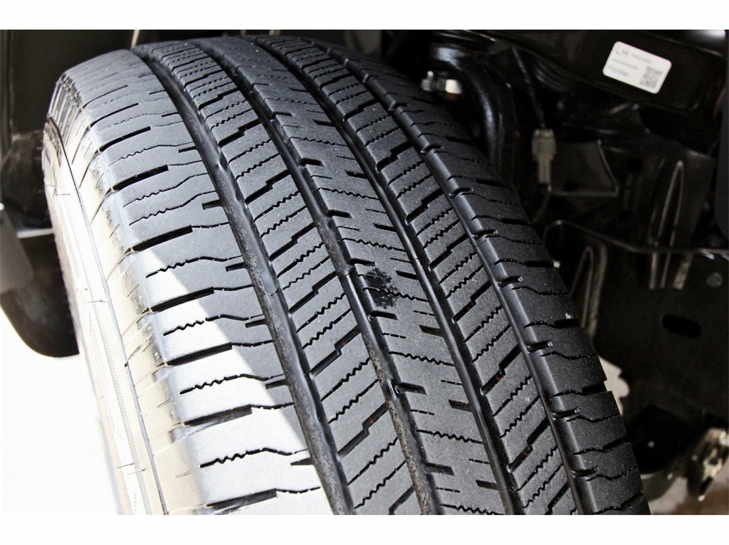 2024 Nissan Frontier SV - Photo 30