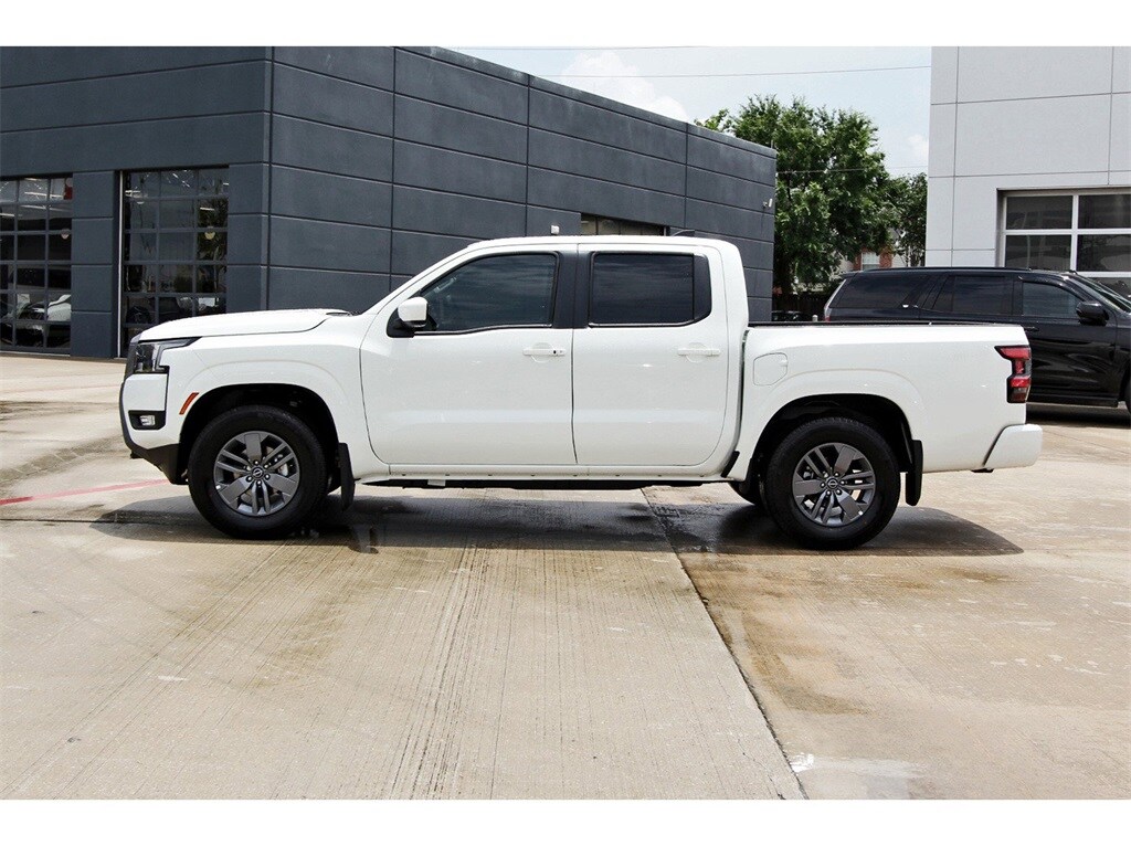 2025 Nissan Frontier SV photo 3