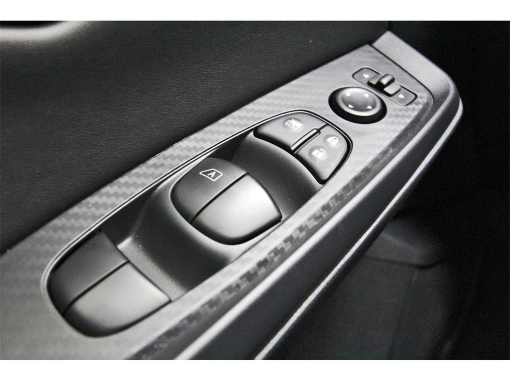 2025 Nissan Sentra SV photo 14