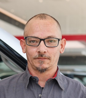 Staff member Kevin Campbell from ID_e9927f77cc03