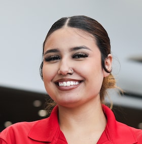 Staff member Angelica Selph from ID_85968306f7fe