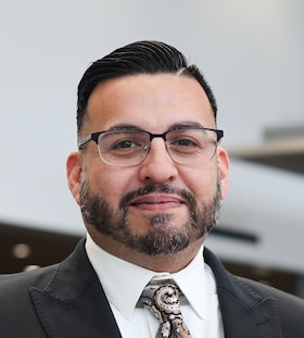 Staff member Jose Reyna from ID_eb6d04d3f317