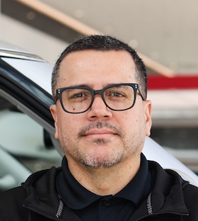 Staff member Alexander Rodriguez from ID_8af54d4ddcef
