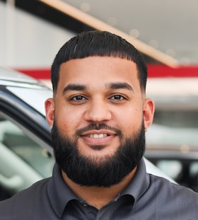 Staff member Raymond Castillo from ID_b4854bd32cd5