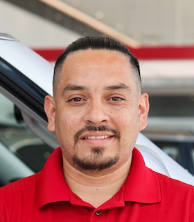 Staff member Christian Santana from ID_dd85a8e82964