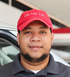 Staff member Wilmer Rodriguez from ID_b4854bd32cd5