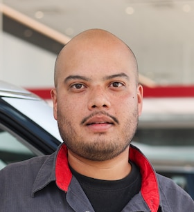 Staff member Miguel Heredia from ID_e9927f77cc03