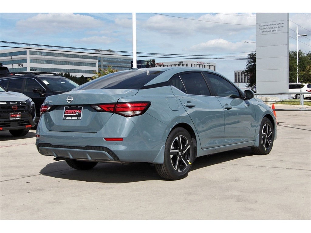 2025 Nissan Sentra SV photo 4
