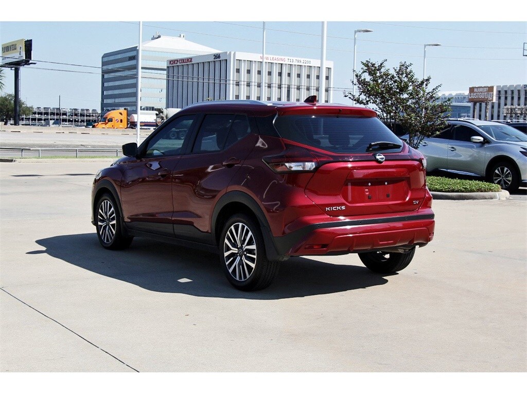 2024 Nissan Kicks SV photo 4
