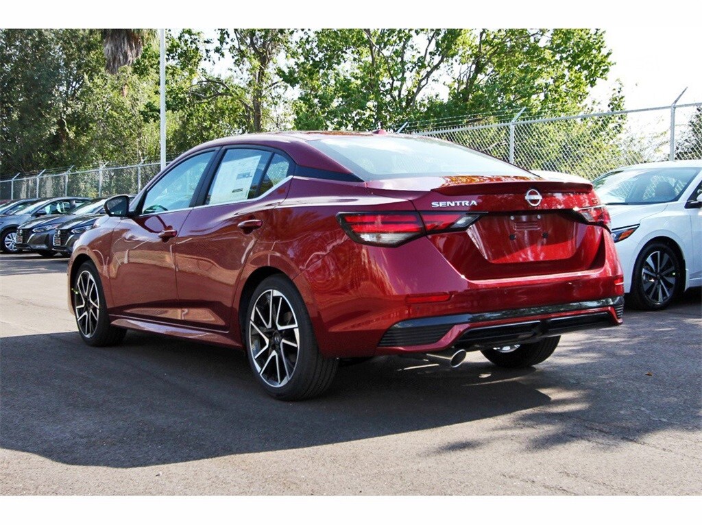 2025 Nissan Sentra SR photo 3