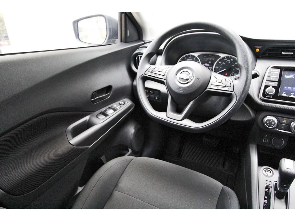 2025 Nissan KICKS PLAY Base - Photo 8