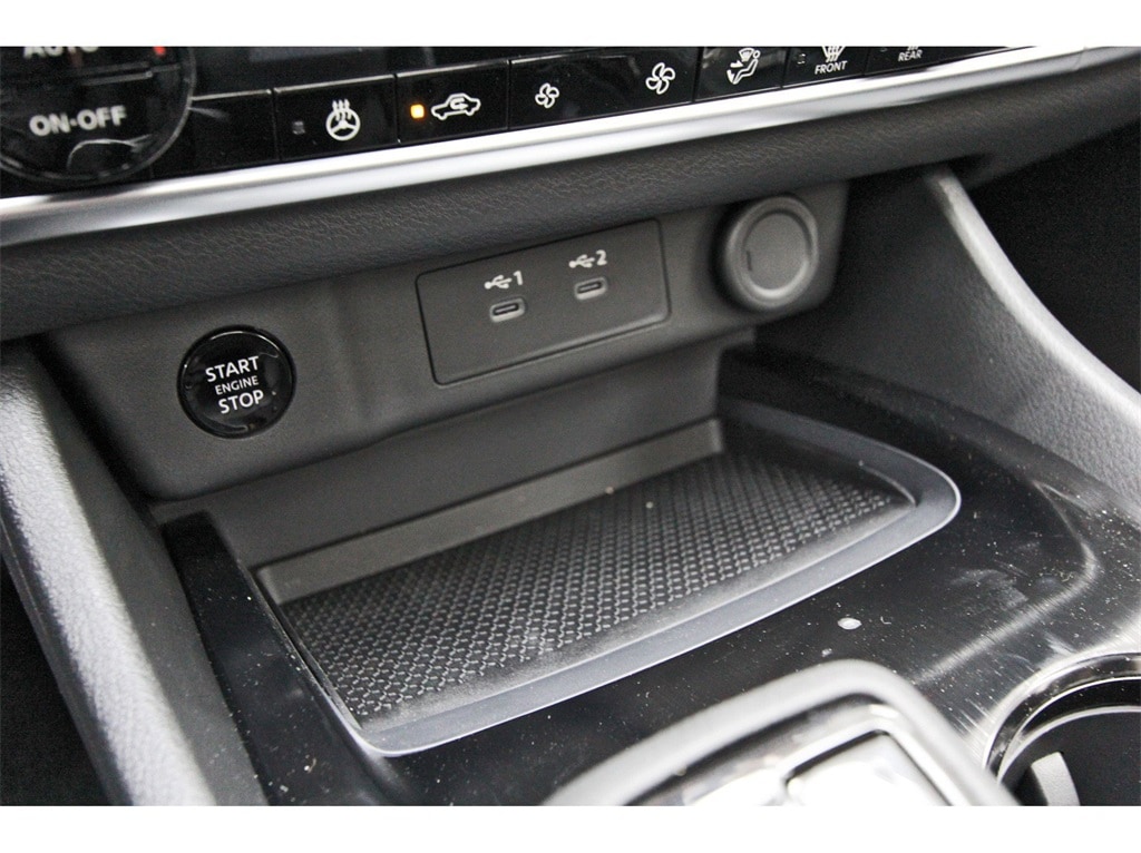 2025 Nissan Rogue SV photo 18