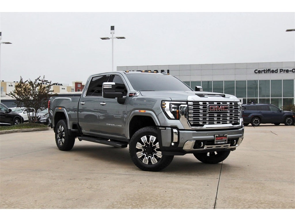 2025 GMC Sierra 2500HD Denali's photo
