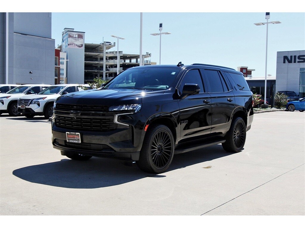 2021 Chevrolet Tahoe Premier photo 2