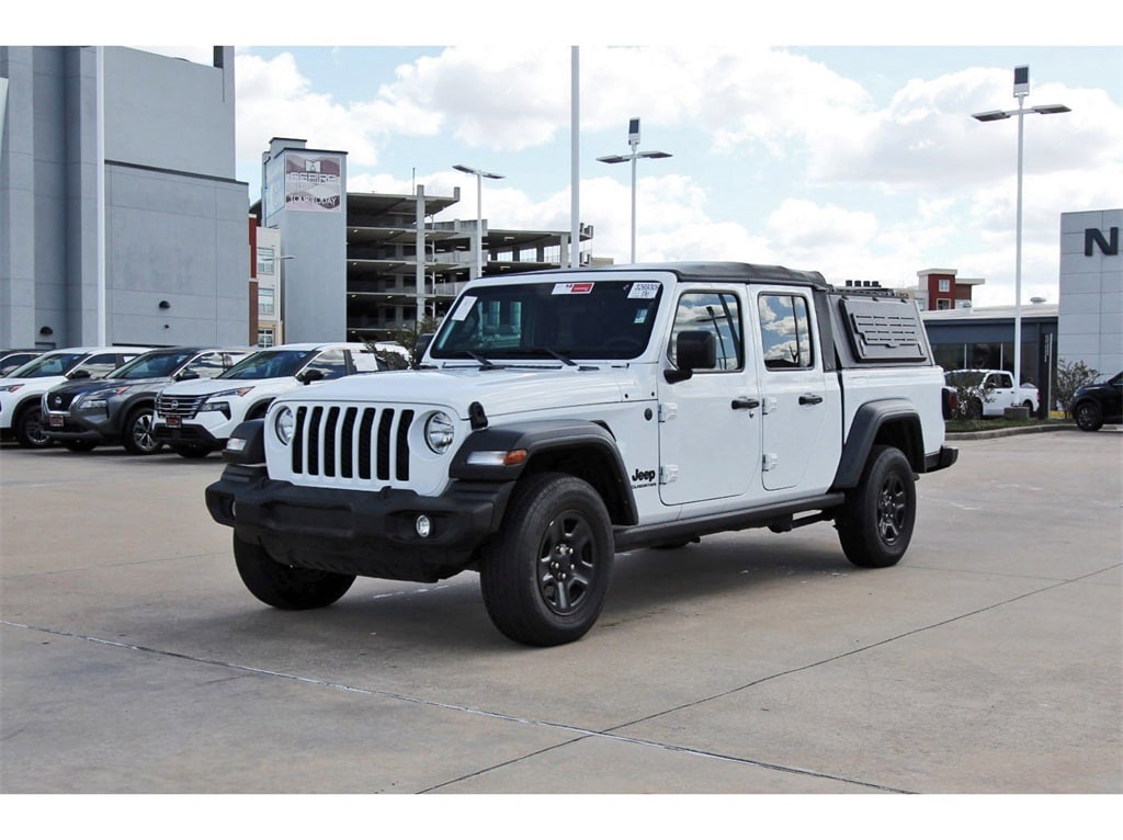 2022 Jeep Gladiator Sport photo 2