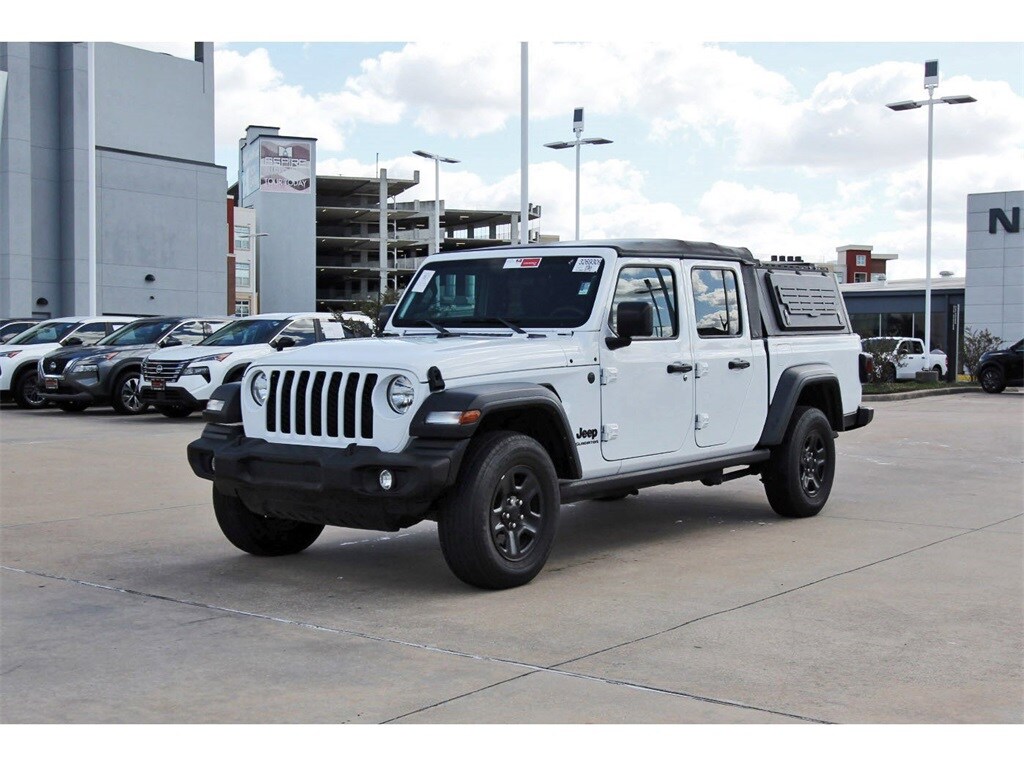 2022 Jeep Gladiator Sport photo 2