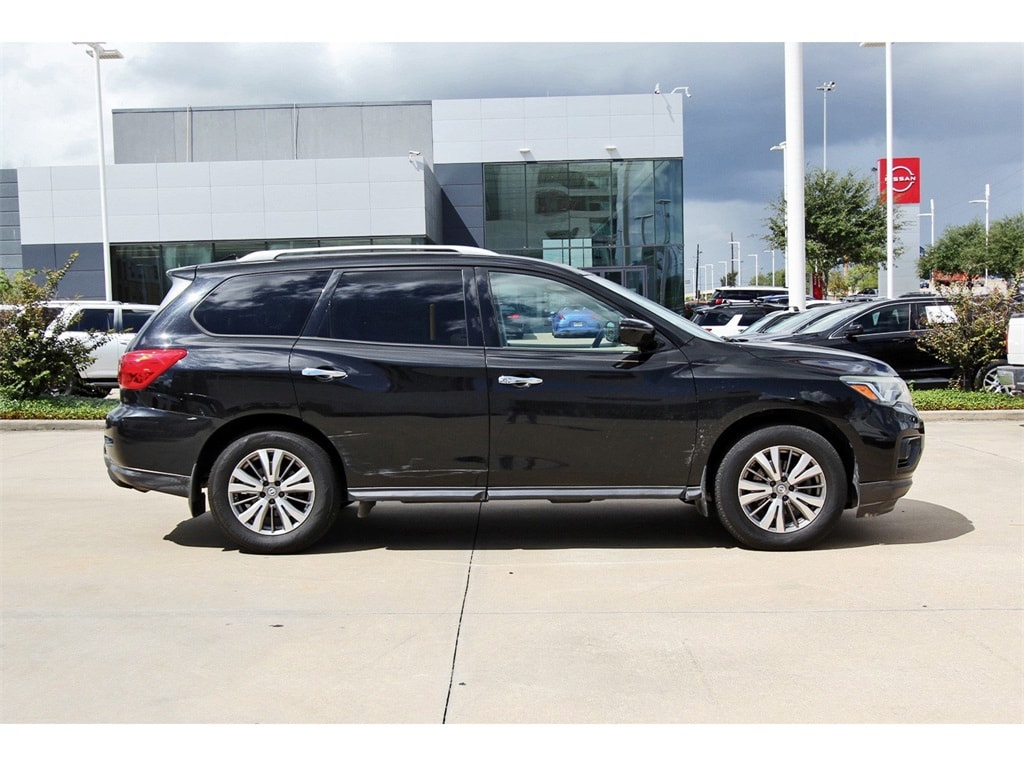 2018 Nissan Pathfinder SL photo 5