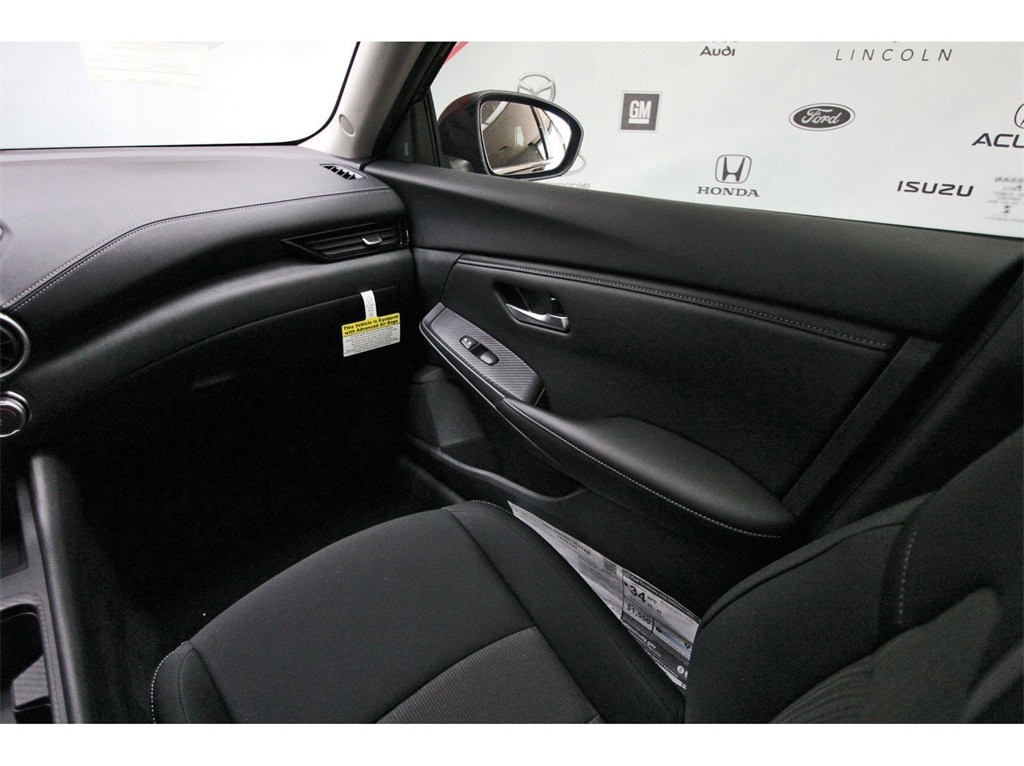 2025 Nissan Sentra SV photo 9