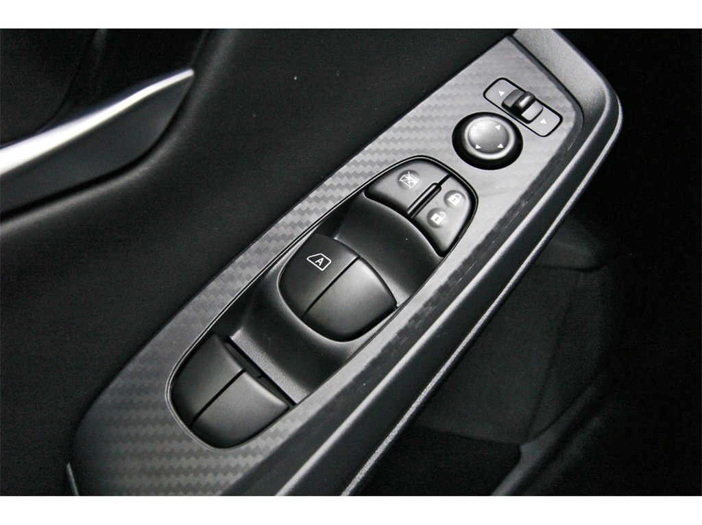 2025 Nissan Sentra SV photo 18