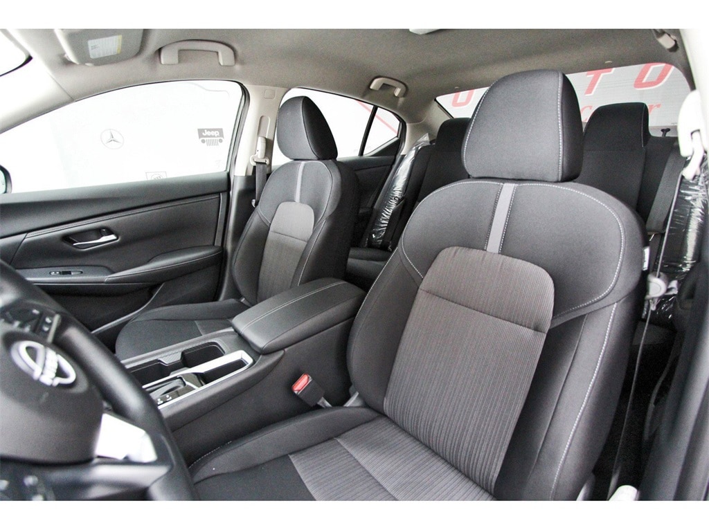 2025 Nissan Sentra SV photo 21