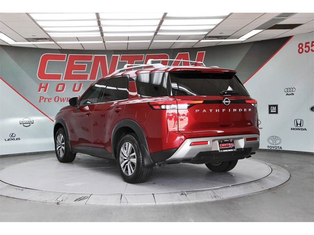 2023 Nissan Pathfinder SL photo 5