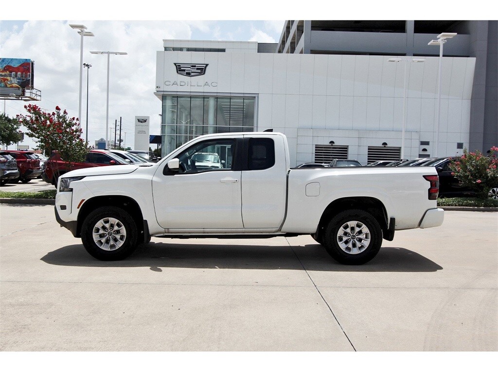 2024 Nissan Frontier SV photo 3