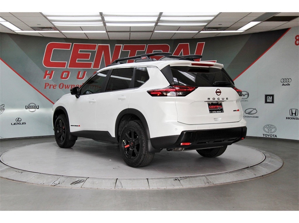 2026 Nissan Rogue SV photo 2
