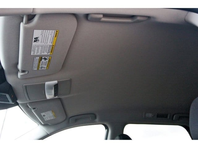 2025 Nissan Pathfinder S - Photo 29