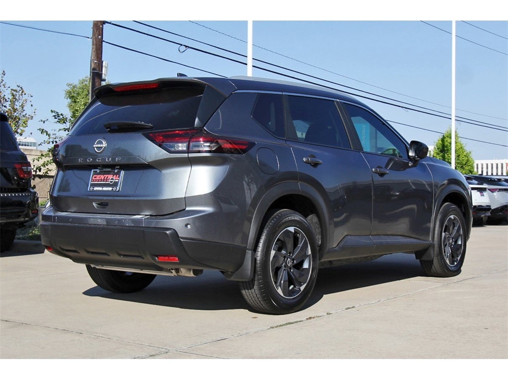 2025 Nissan Rogue SV photo 4