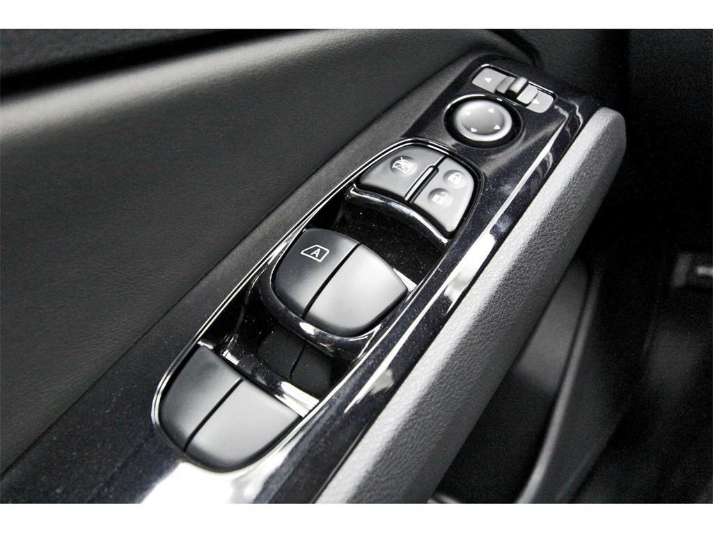 2025 Nissan Altima SR photo 16