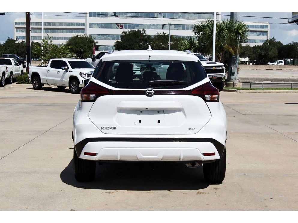 2023 Nissan Kicks SV photo 4
