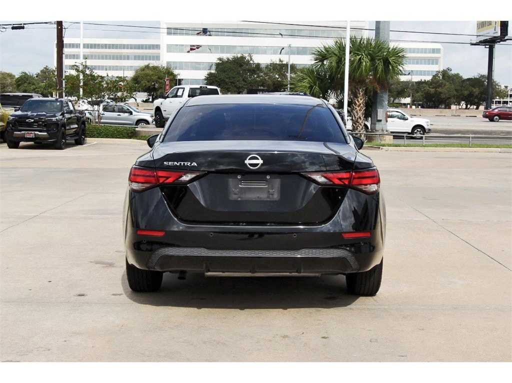 2025 Nissan Sentra S photo 4